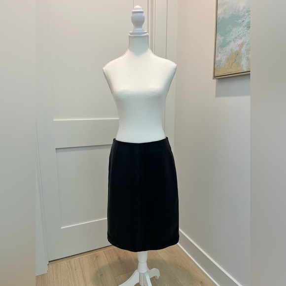 Vintage Casual Corner Black Leather Skirt with Braided Leather Embellishment 6 - Picture 3 of 14